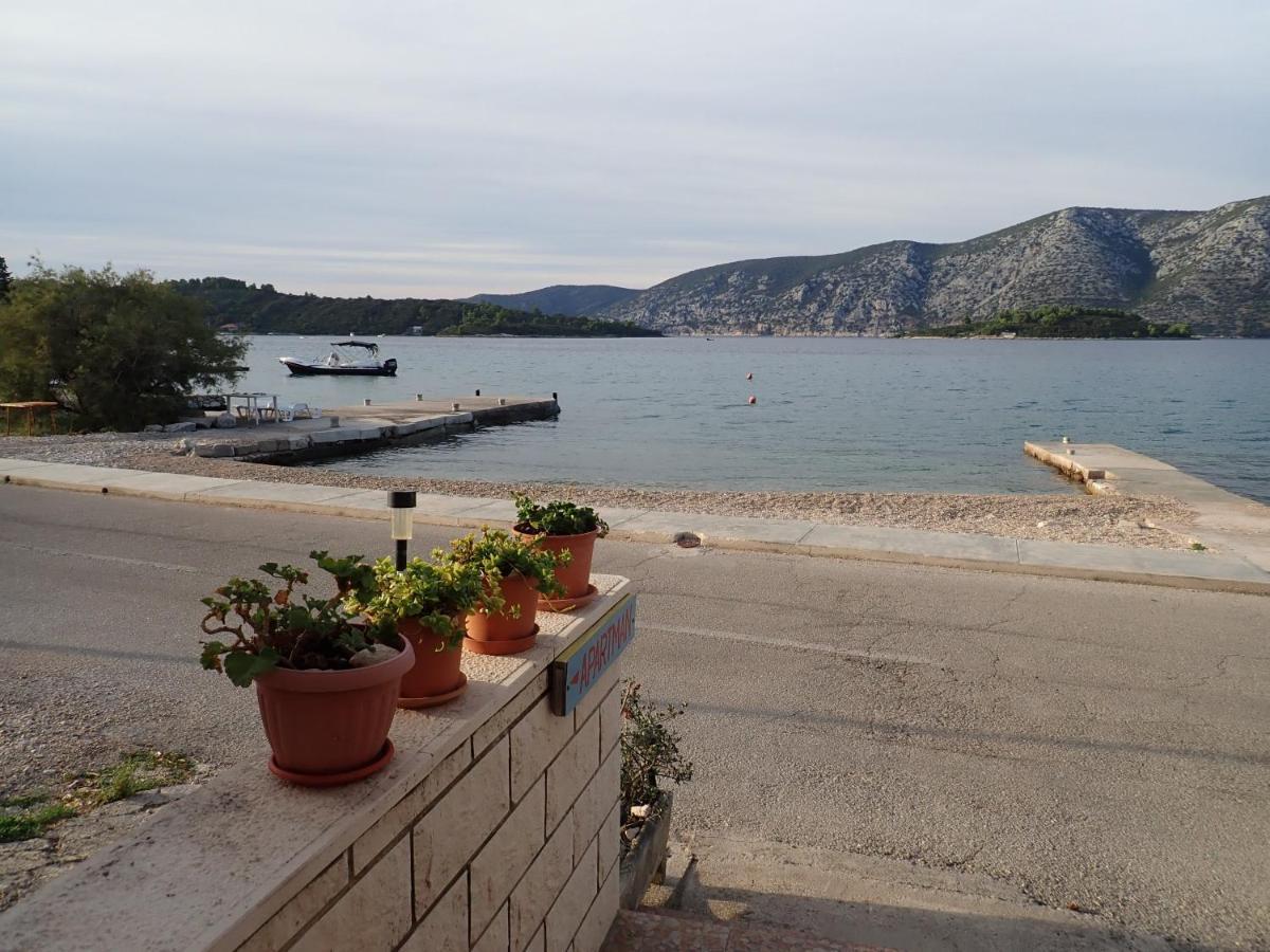 Katja Beach Apartment Račišće Buitenkant foto