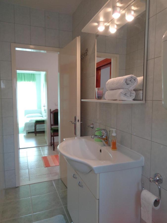 Katja Beach Apartment Račišće Buitenkant foto